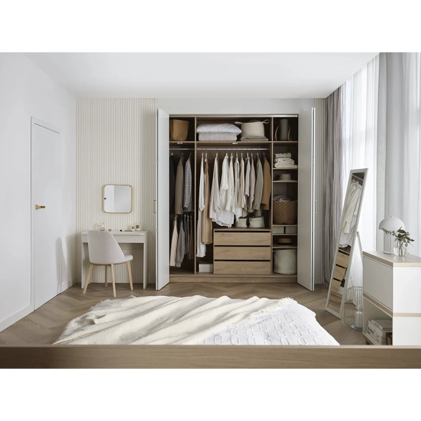 armoires stores 4 small.webp